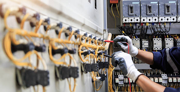 Professional Electrician technician working in Spring Valley, IL